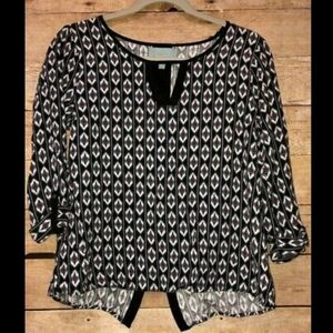 Skies Are Blue Black White Geometric Top Small